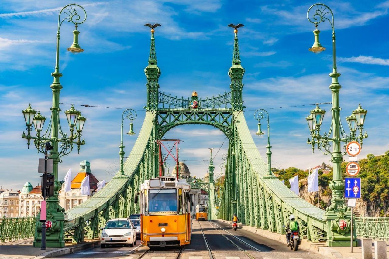 Apartment With 2 Bedrooms Near Gellert Thermal Bath Budapest Kültér fotó
