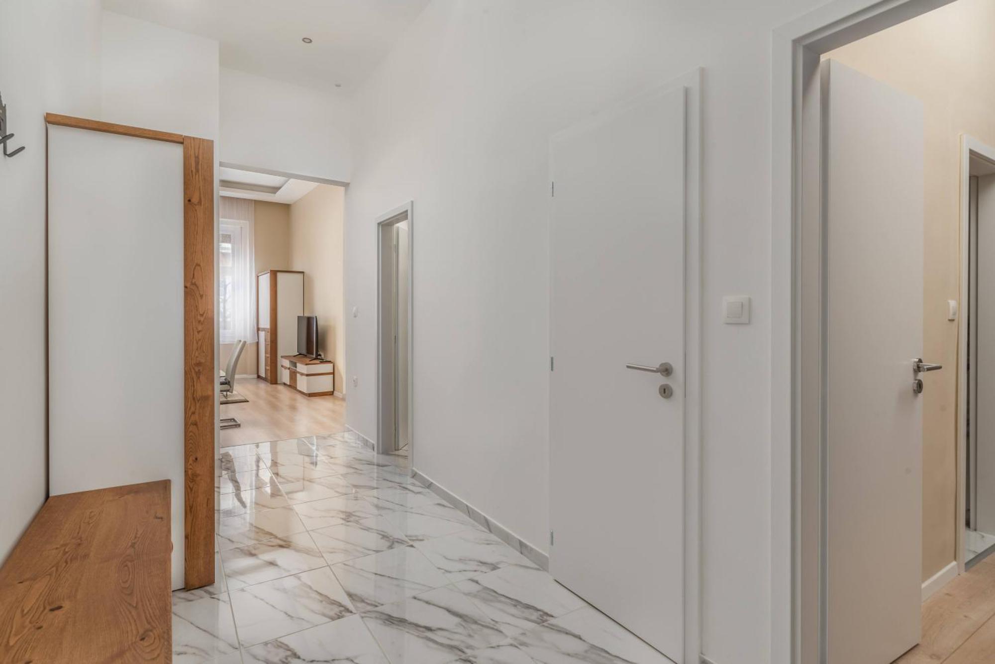Apartment With 2 Bedrooms Near Gellert Thermal Bath Budapest Kültér fotó