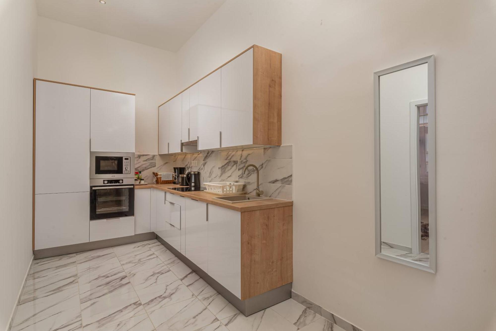 Apartment With 2 Bedrooms Near Gellert Thermal Bath Budapest Kültér fotó